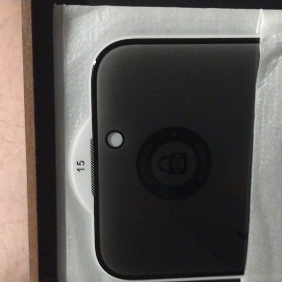 Tempered Glass Screen Protector for iPhone 15 – New in Box - Picture 4 of 4